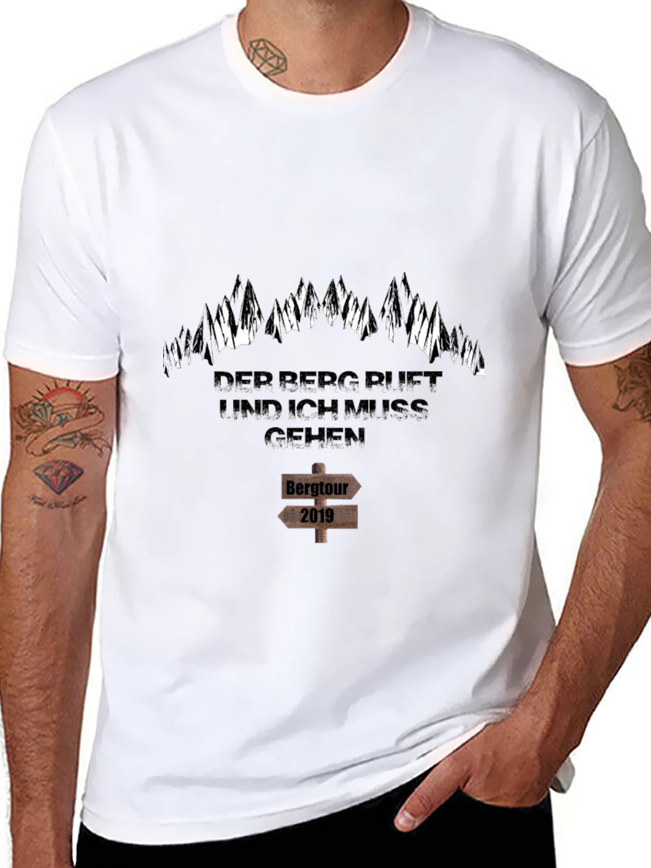 Mountain Adventure Black T-Shirt - Bergtour 2019
